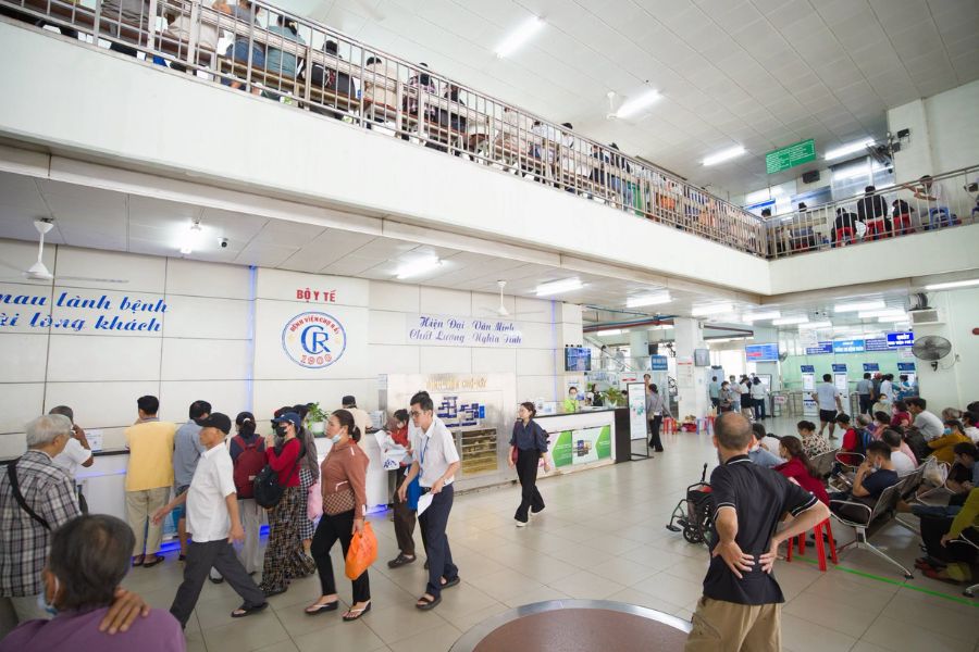 Khám tổng quát tại Bệnh viện Chợ Rẫy giúp người bệnh tiếp cận đội ngũ chuyên gia đầu ngành và thiết bị y tế hiện đại
