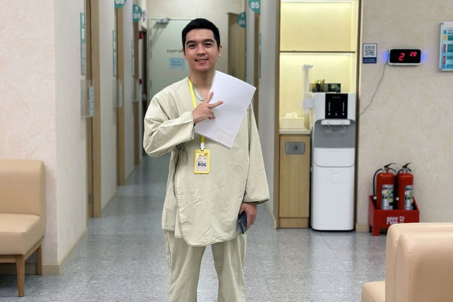 Bảng giá khám mắt tại Phòng khám Đa khoa Quốc tế DYM bao gồm các bước đo khúc xạ và kiểm tra thị lực chuyên sâu