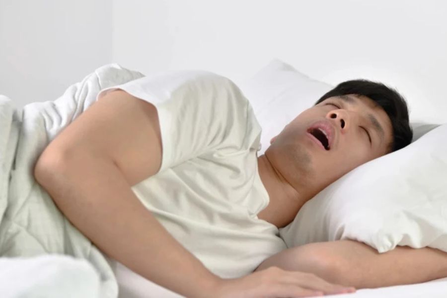 Tình trạng nằm ngửa bị khó thở có thể do vận động quá sức, căng thẳng kéo dài hoặc sự thay đổi sinh lý trong thai kỳ