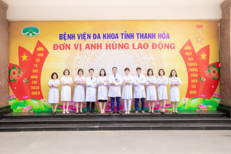 Đội ngũ bác sĩ giàu kinh nghiệm tại Khoa Da liễu luôn tận tâm mang đến dịch vụ y tế chất lượng cho người bệnh