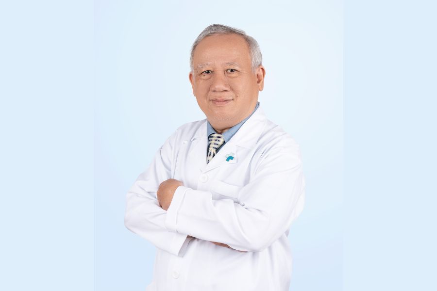 BS.CKII Trần Đình Thanh có hơn 33 năm kinh nghiệm, chuyên khám và điều trị các bệnh lý ung bướu