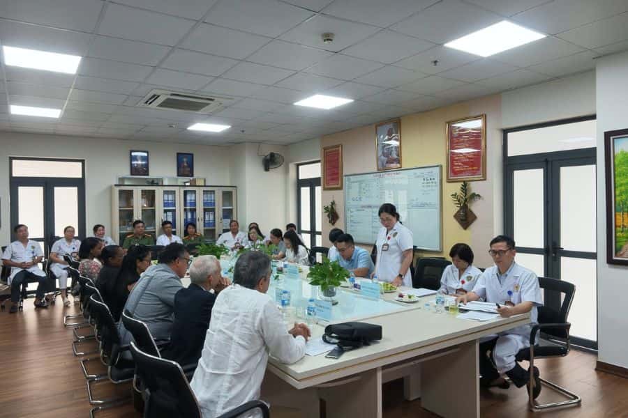 Khối lâm sàng tại Bệnh viện Y học cổ truyền Bộ Công An tiếp nhận và điều trị đa dạng các mặt bệnh