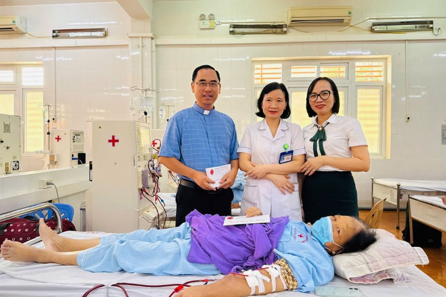 Việc ứng dụng các kỹ thuật can thiệp ít xâm lấn tại Khoa Tiết niệu Bệnh viện Đa khoa tỉnh Thanh Hóa giúp người bệnh hồi phục nhanh chóng và giảm thiểu đau đớn
