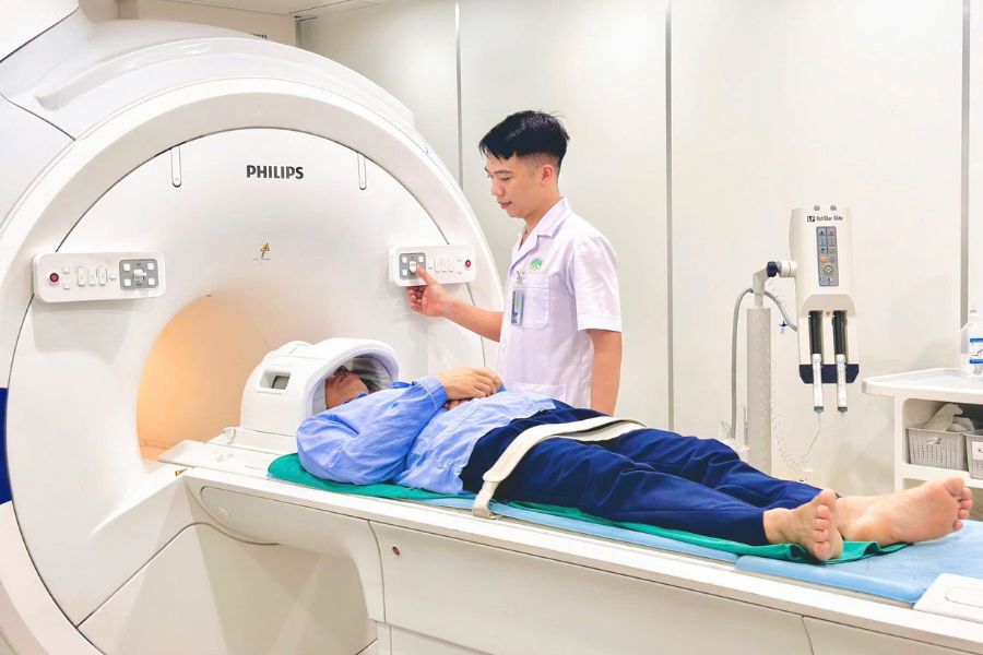 Hệ thống trang thiết bị chẩn đoán hình ảnh và can thiệp mạch hiện đại hỗ trợ tối đa cho công tác điều trị