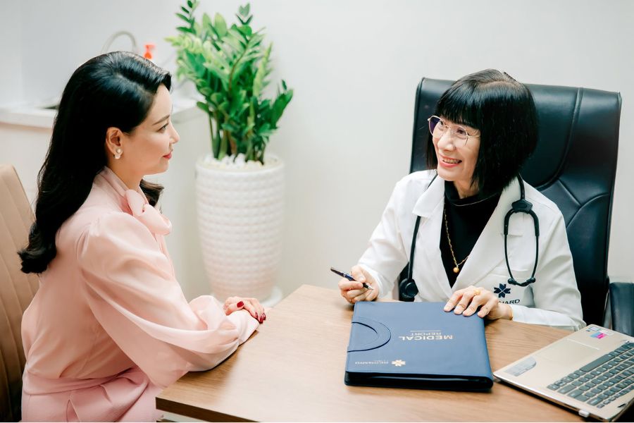 Môi trường khám phụ khoa riêng tư, tinh tế mang lại cảm giác thoải mái cho người bệnh tại Bernard Healthcare