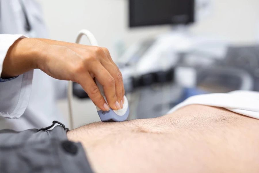 Siêu âm thận là phương pháp chẩn đoán hình ảnh an toàn, không đau, giúp kiểm tra trực quan hình dáng và kích thước thận