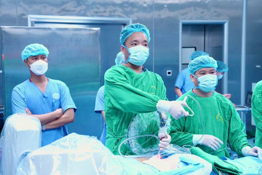 Bệnh viện Đa khoa tỉnh Thanh Hóa sở hữu trang thiết bị phòng mổ hiện đại cùng đội ngũ bác sĩ Ngoại khoa giàu kinh nghiệm