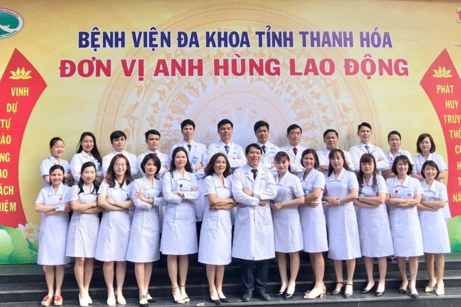 Đội ngũ bác sĩ chuyên khoa giàu kinh nghiệm luôn chú trọng công tác hội chẩn nhằm mang lại hiệu quả điều trị tối ưu cho người bệnh