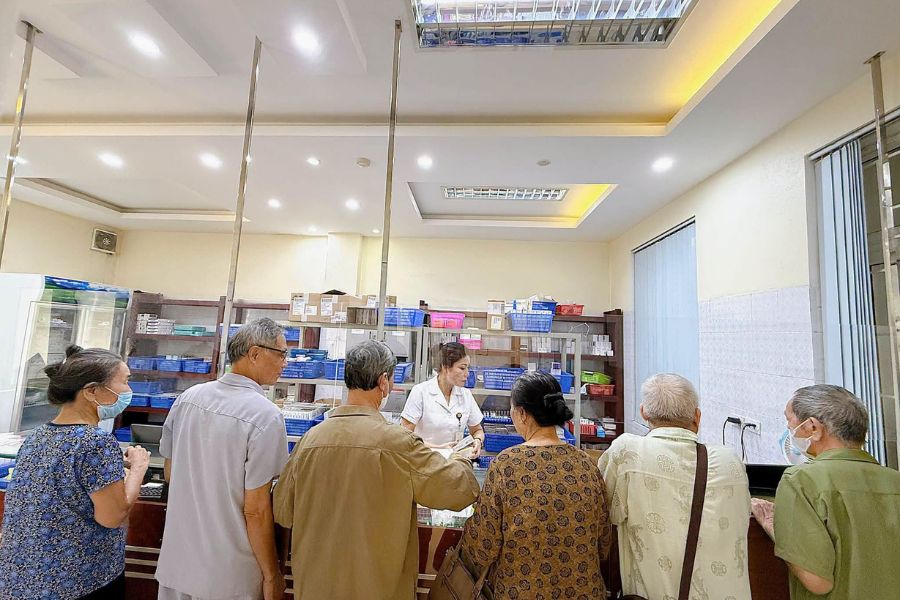 Hệ thống kho dược đạt chuẩn GSP và phần mềm quản lý hiện đại giúp kiểm soát nguồn thuốc an toàn, chính xác