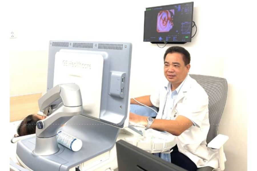 BSCKII Nguyễn Xuân Chường - Trưởng khoa Chẩn đoán hình ảnh Bệnh viện Phụ sản Hà Nội mát tay, nhẹ nhàng
