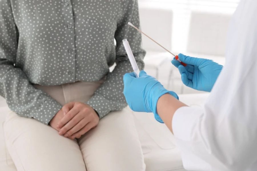 Thăm khám chuyên khoa và tuân thủ phác đồ theo dõi là chìa khóa vàng giúp kiểm soát rủi ro hiệu quả