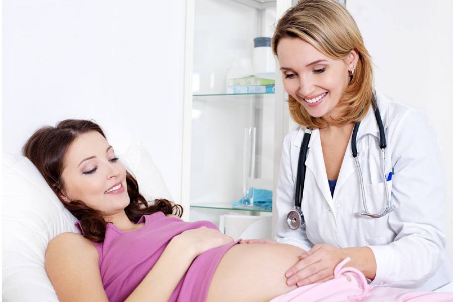 Tuân thủ phác đồ điều trị của bác sĩ chuyên khoa là chìa khóa giúp mẹ bầu vượt qua bệnh lý an toàn