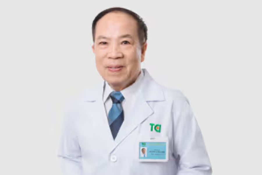 BSCKII Nguyễn Tuấn Minh - Nguyên Trưởng khoa Bệnh viện Phụ sản Hà Nội với hơn 40 năm kinh nghiệm, chuyên gia mát tay trong quản lý thai kỳ nguy cơ cao và mổ đẻ an toàn