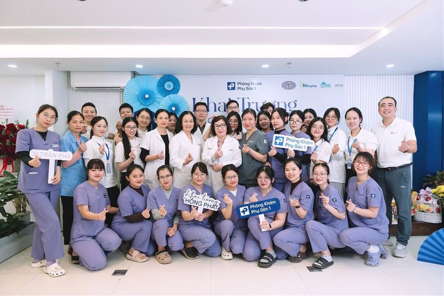 Đội ngũ bác sĩ sản phụ khoa giàu kinh nghiệm trực tiếp thăm khám và tư vấn tận tâm cho người bệnh