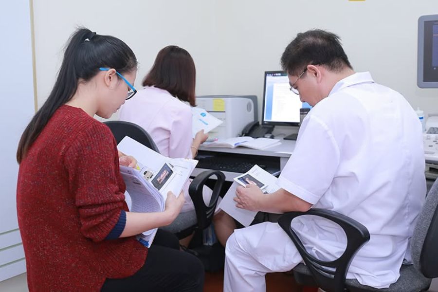 Trang thiết bị hiện đại hỗ trợ tầm soát ung thư phụ khoa và theo dõi thai kỳ an toàn tại Phòng khám Thanh Chân