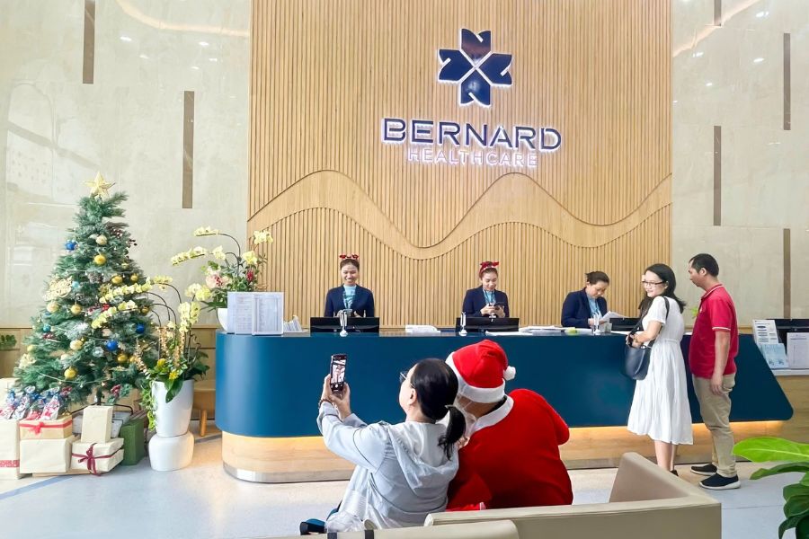 Không gian sang trọng và hiện đại tại Hệ thống Y khoa Chuyên sâu Quốc tế Bernard (201 Nam Kỳ Khởi Nghĩa, TP.HCM)