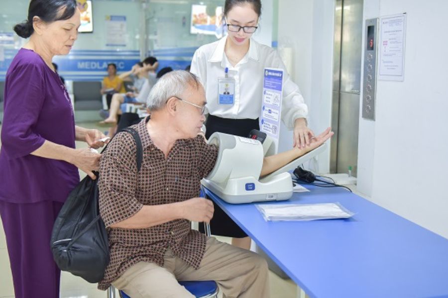 Trung tâm xét nghiệm đạt chuẩn quốc tế CAP (Hoa Kỳ) với quy trình nhanh chóng và tiện lợi tại MEDLATEC