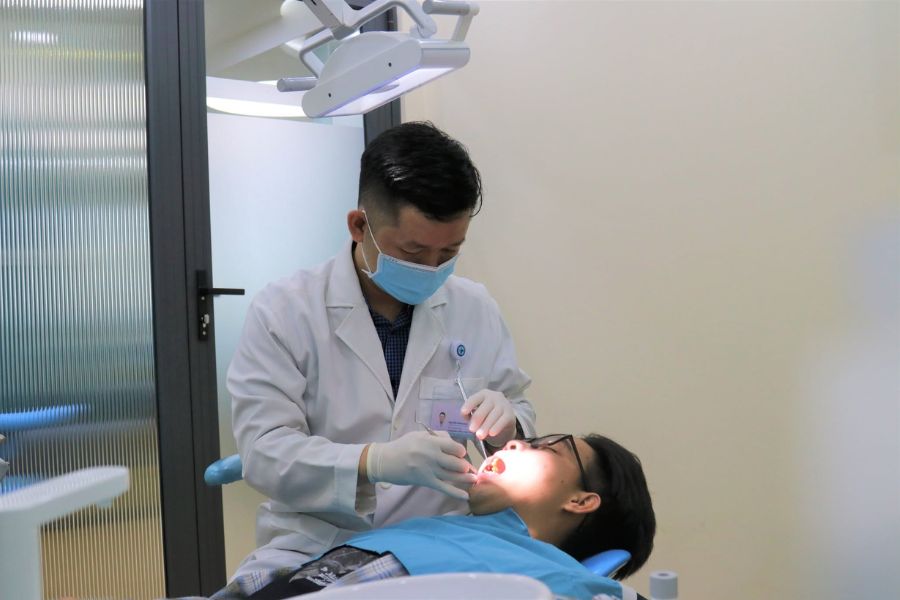 Bảng giá nhổ răng khôn Bệnh viện Hoàn Mỹ Sài Gòn niêm yết theo từng kỹ thuật và gói dịch vụ