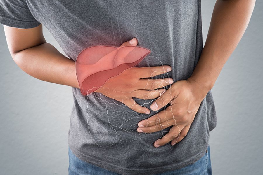 Cần đi cấp cứu ngay nếu gặp tình trạng phân đen kèm chóng mặt, vã mồ hôi hoặc đau bụng dữ dội