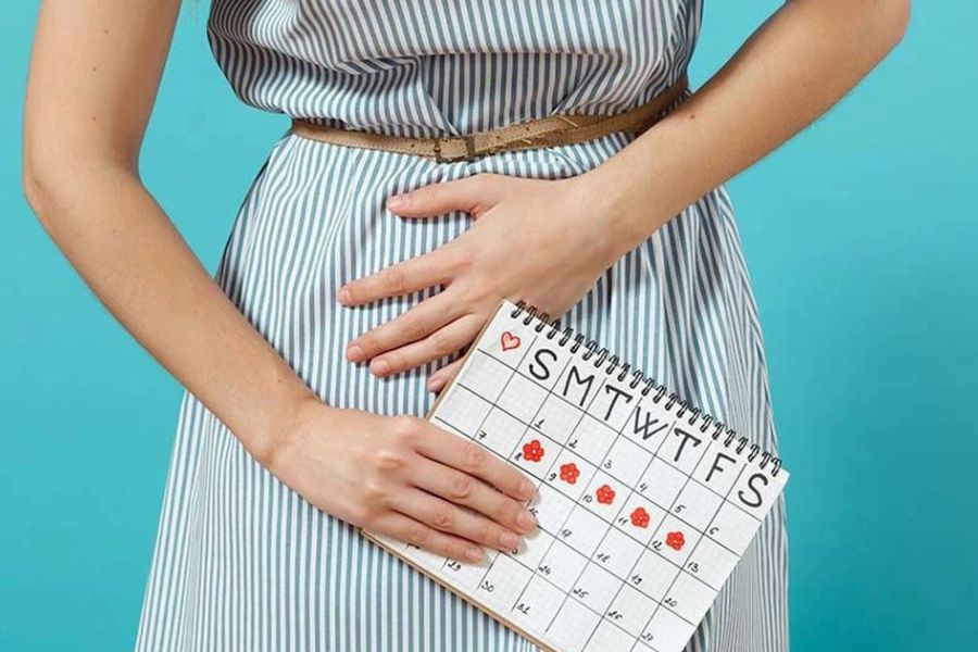Kinh nguyệt kéo dài hơn 7 ngày có thể là dấu hiệu cảnh báo cơ thể đang gặp vấn đề bất thường cần được quan tâm