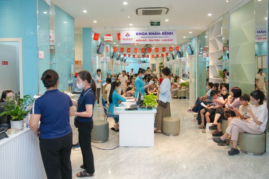 Bệnh viện An Việt mang đến dịch vụ khám sức khỏe xin việc nhanh chóng, không gian sạch sẽ cùng đội ngũ bác sĩ chuyên khoa giàu kinh nghiệm