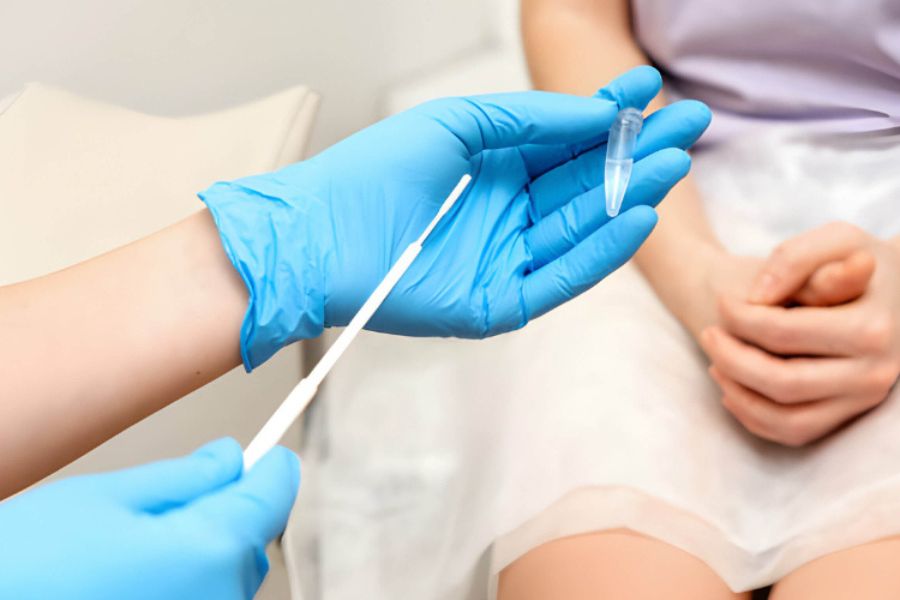 Xét nghiệm dịch âm đạo giúp bác sĩ tìm ra chính xác thủ phạm gây bệnh để có phác đồ điều trị dứt điểm