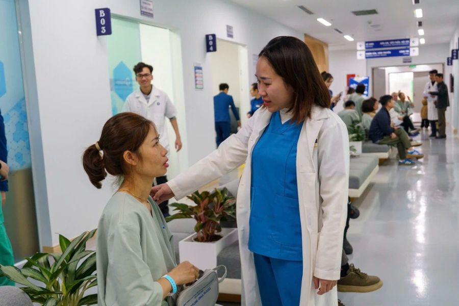 Trải nghiệm y tế thông minh "không giấy tờ" hiện đại và linh hoạt khung giờ khám đến 19h00 tại MEDIPLUS