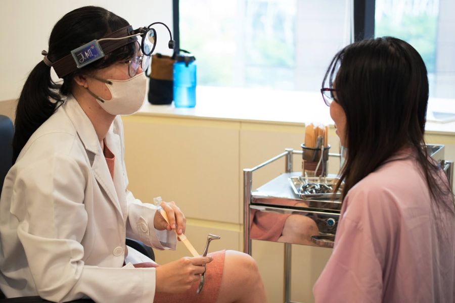 Khóa Tai Mũi Họng tại Phòng khám Đa khoa Quốc tế DYM được đầu tư trang thiết bị nội soi hiện đại chuẩn Nhật Bản