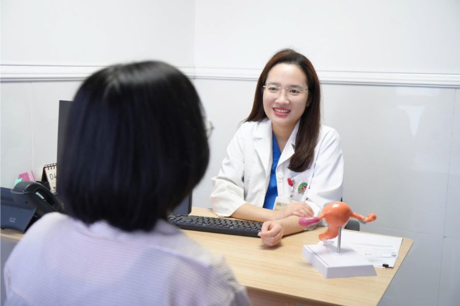 Bác sĩ Phạm Thị Thùy Dương: Giám đốc Trung tâm Hỗ trợ sinh sản IVF Hồng Ngọc - Chuyên gia điều trị hiếm muộn và buồng trứng đa nang