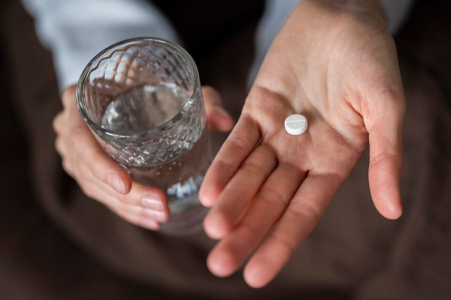 Cần tuân thủ đúng khoảng cách và liều dùng Paracetamol 500mg theo hướng dẫn của bác sĩ để bảo vệ sức khỏe