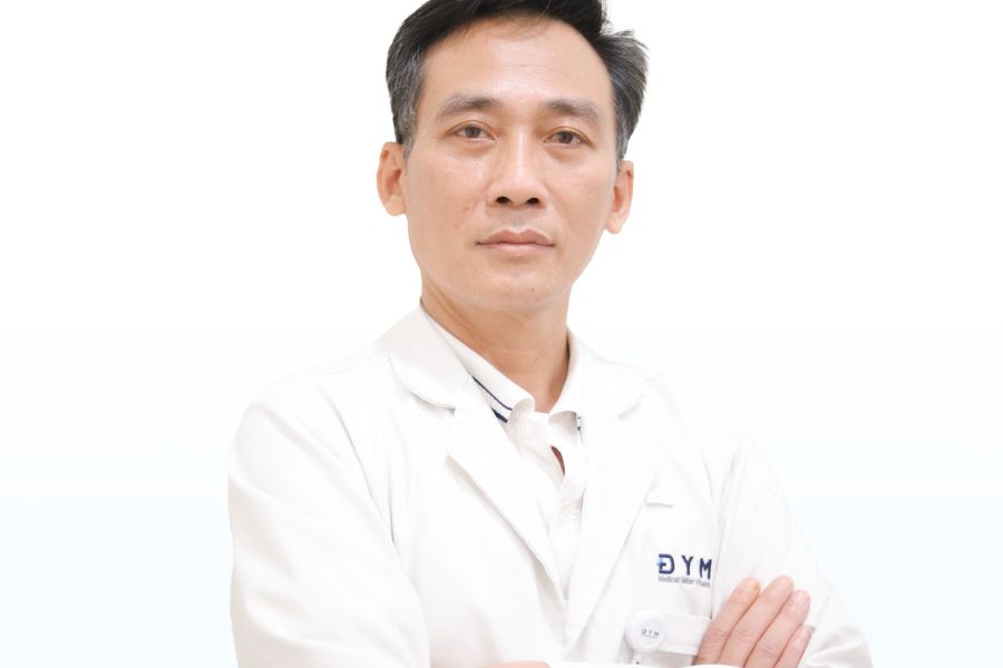 BS.CKII. Lê Văn Dương với hơn 20 năm kinh nghiệm trực tiếp thăm khám và điều trị cho người bệnh
