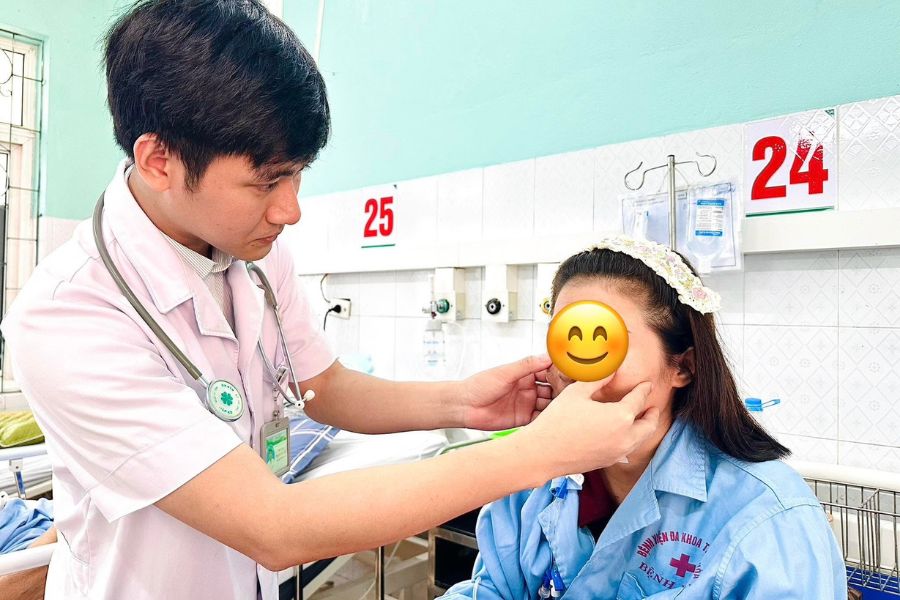 Bác sĩ chuyên khoa ứng dụng thiết bị nội soi hiện đại trong chẩn đoán chính xác các bệnh lý Tai Mũi Họng