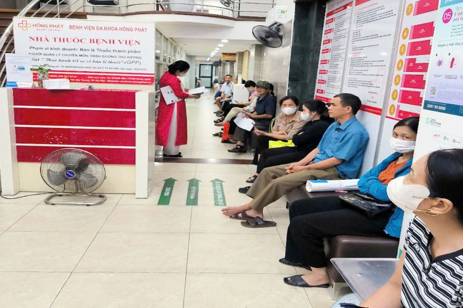 Bệnh viện Đa khoa Hồng Phát (219 Lê Duẩn, Hai Bà Trưng) nổi bật với sự hợp tác cùng các Giáo sư, Chuyên gia đầu ngành và dịch vụ chăm sóc tận tâm