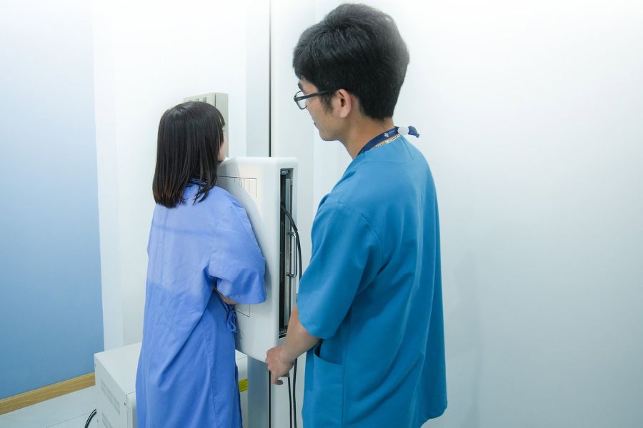 Hệ thống máy chụp X-quang kỹ thuật số tiên tiến từ GE Healthcare giúp giảm liều tia xạ và mang lại hình ảnh sắc nét