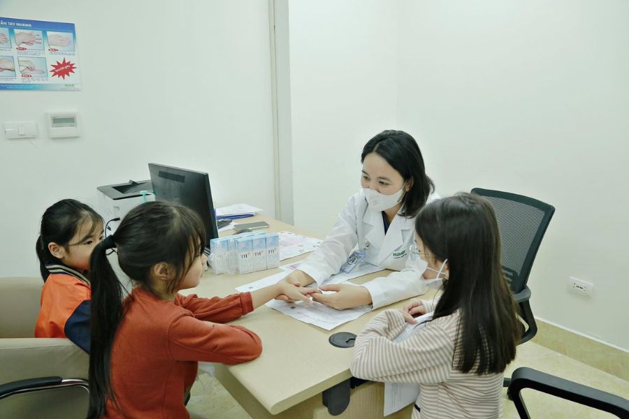 Bệnh viện Đại học Y Dược - Cơ sở Linh Đàm quy tụ đội ngũ chuyên gia giỏi với phác đồ điều trị chuẩn y khoa và chi phí hợp lý