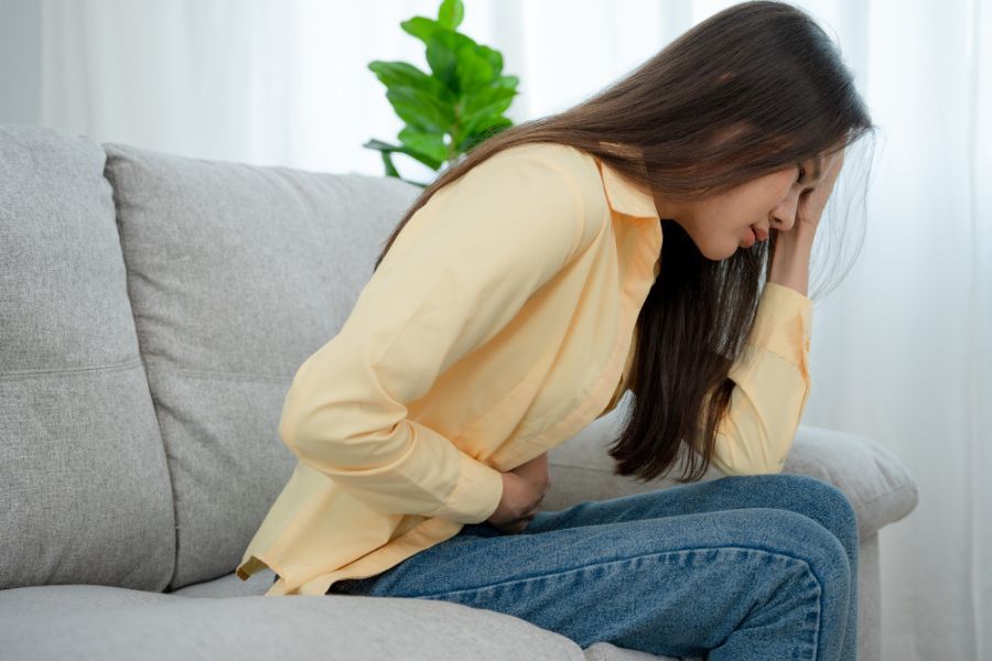 Rối loạn kinh nguyệt có thể bắt nguồn từ thói quen sinh hoạt hàng ngày hoặc các bệnh lý phụ khoa tiềm ẩn cần được phát hiện sớm