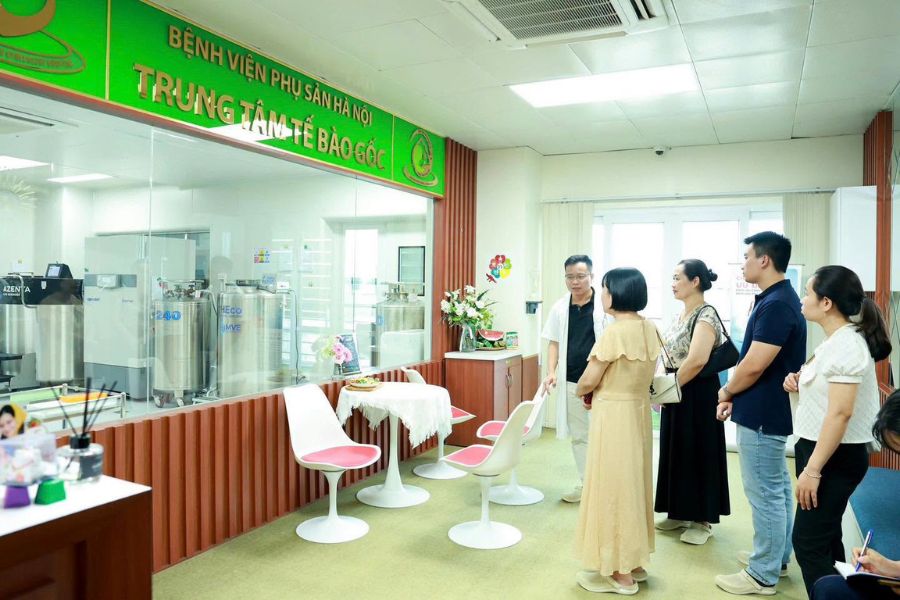 Bệnh viện Phụ sản Hà Nội triển khai thu thập tế bào gốc khép kín tại phòng sinh, giúp tối ưu thời gian xử lý và đảm bảo chất lượng mẫu