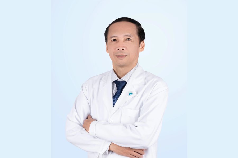 BS.CKII Nguyễn Đình Tiến có hơn 30 năm kinh nghiệm về gây mê hồi sức và giảm đau trong, sau phẫu thuật