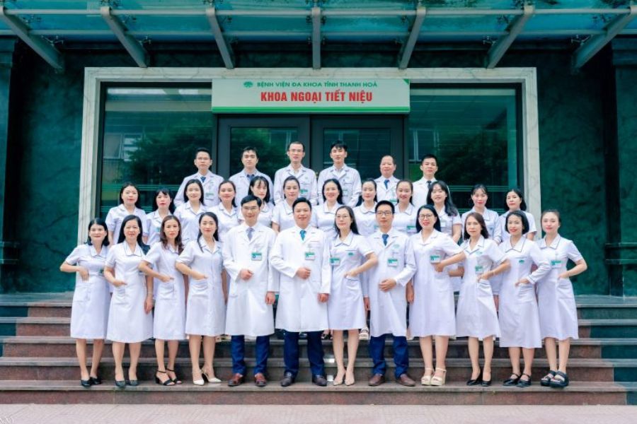 Đội ngũ bác sĩ giàu kinh nghiệm tại Khoa Tiết niệu Bệnh viện Đa khoa tỉnh Thanh Hóa luôn tận tâm vì sức khỏe người bệnh