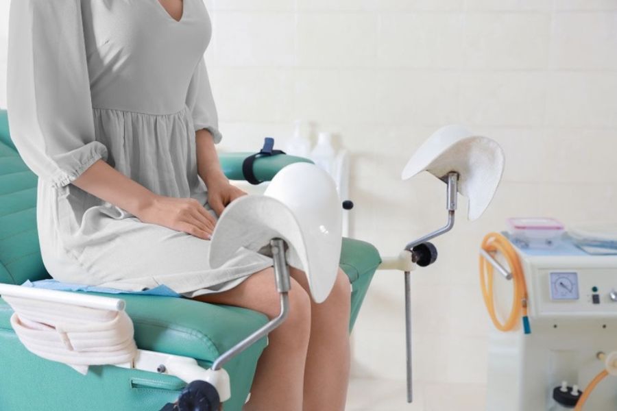 Chủ động thăm khám sớm ngay khi có dấu hiệu bất thường để bảo vệ sức khỏe sinh sản