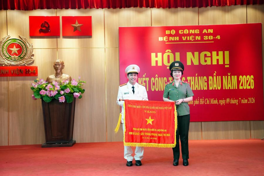 TS.BS Nguyễn Quốc Khoa tích cực nghiên cứu khoa học và tham gia các hội tim mạch trong nước, quốc tế