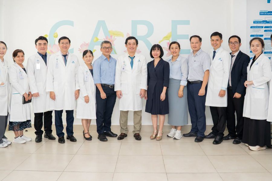 Đội ngũ chuyên gia, bác sĩ giàu kinh nghiệm và hết lòng vì sự nghiệp chăm sóc sức khỏe bệnh nhân