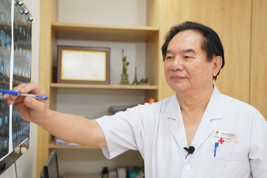 Bác sĩ Hà Văn Quyết - Bác sĩ điều trị trào ngược dạ dày giỏi Hà Nội (Ảnh: Báo Sức khỏe & Đời sống)