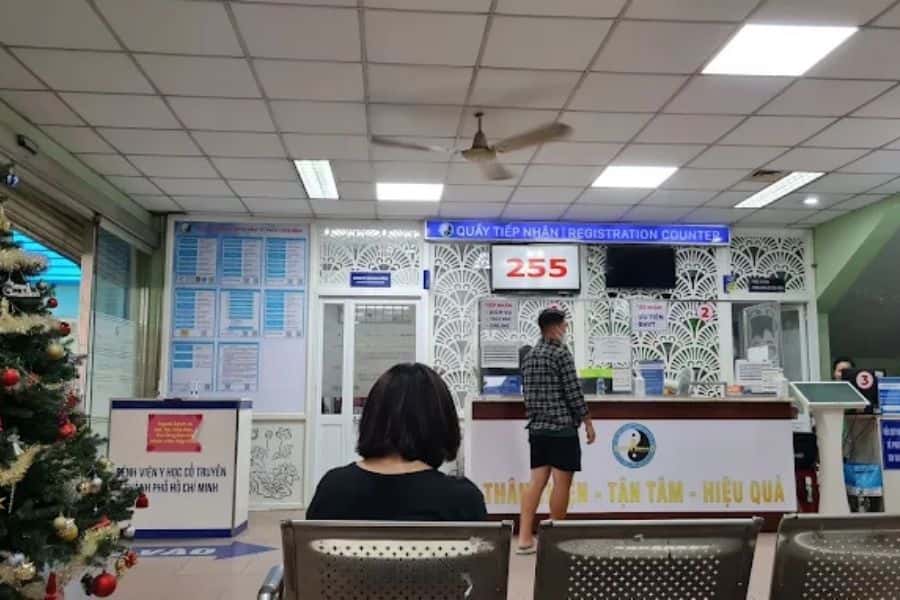 Liên hệ trực tiếp Bệnh viện Y học cổ truyền TP Hồ Chí Minh để cập nhật bảng giá khám bệnh (Ảnh: Google Maps)