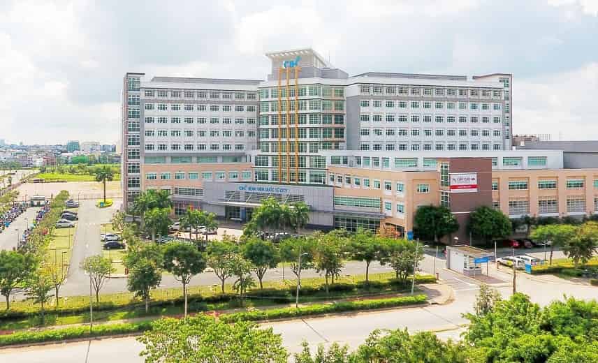 Đặt lịch khám vẹo cổ cho trẻ TPHCM ở Bệnh viện Quốc tế City.