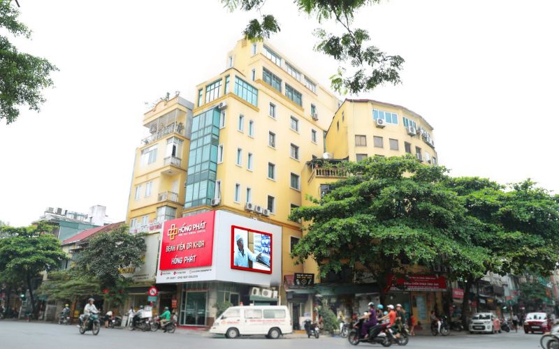 Bệnh viện Đa khoa Hồng Phát mở cả tuần, là một lựa chọn để bạn cân nhắc khi tìm khám sỏi túi mật ở đâu Hà Nội (Ảnh: Bệnh viện Đa khoa Hồng Phát)