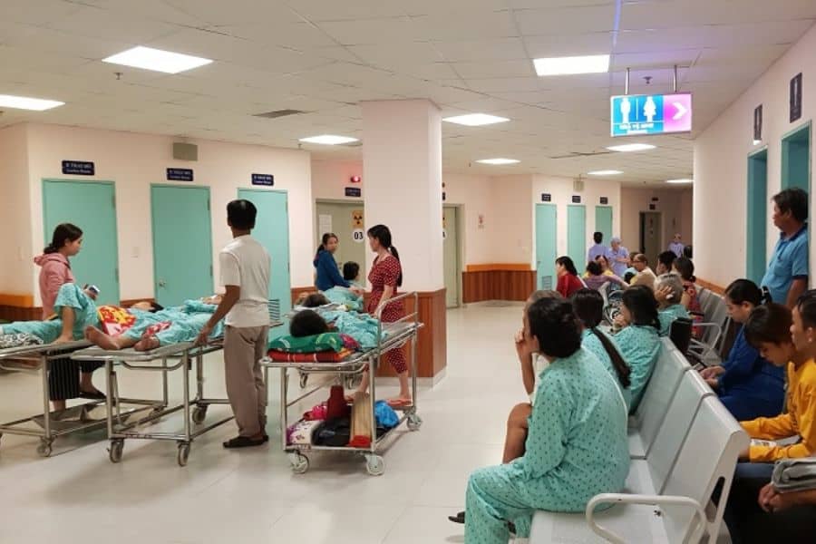 Liên hệ trực tiếp Bệnh viện Đa khoa An Giang để cập nhật giá khám mới nhất (Ảnh: Medpro)