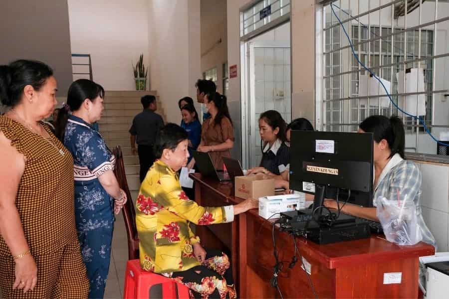 Liên hệ bệnh viện để được tư vấn chi tiết về chi phí khám và dịch vụ