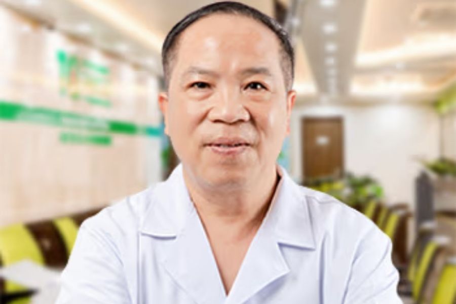 BSCKII Nguyễn Tuấn Minh - Một trong top bác sĩ khám hiếm muộn nữ Hà Nội (Ảnh: Bcare)