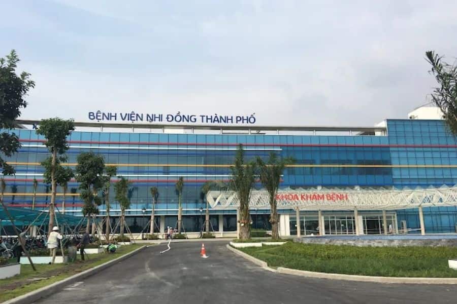 Bệnh viện Nhi Đồng Thành phố tiếp nhận khám chữa bệnh cho trẻ em
